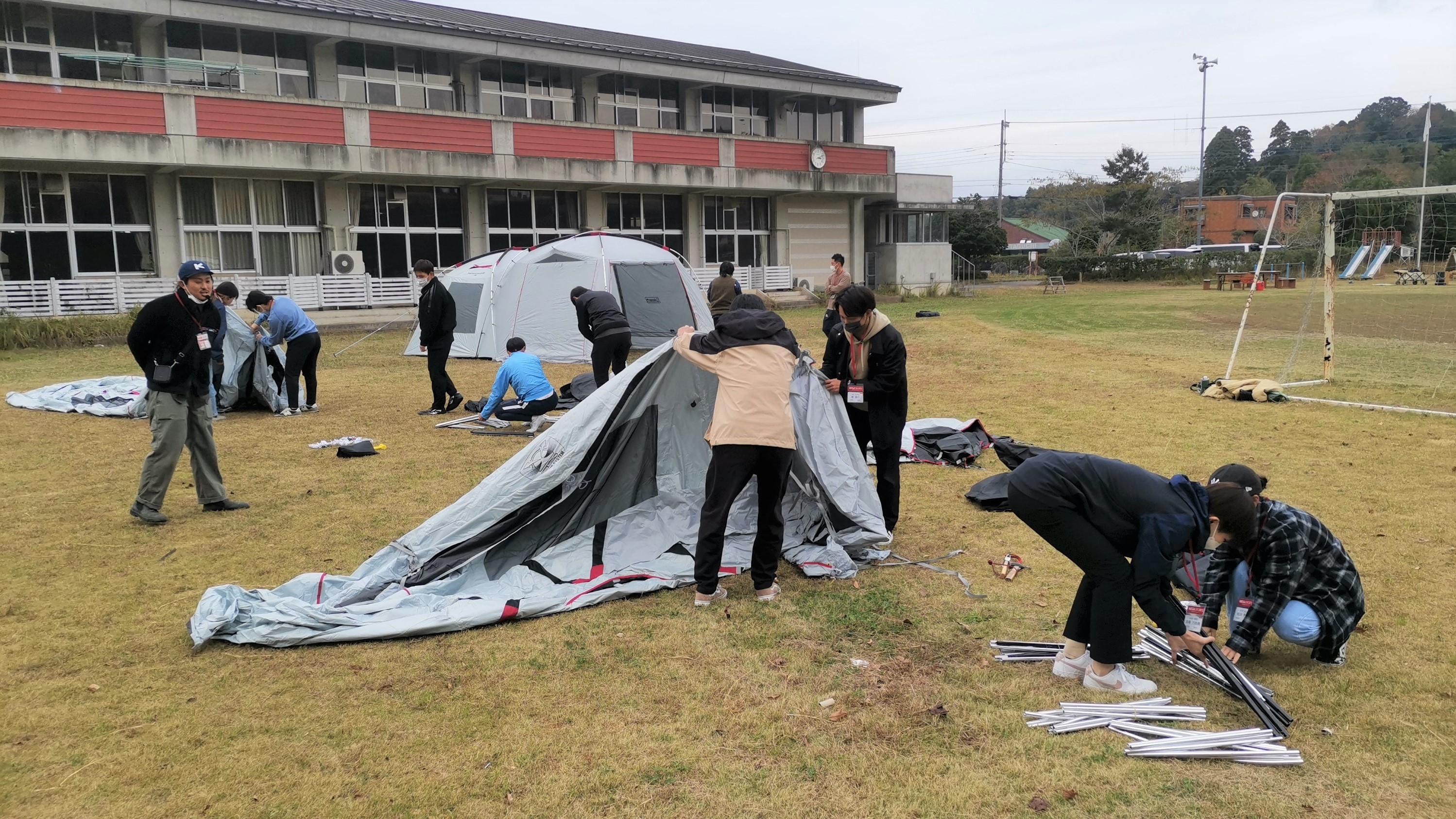 内定式テントたて